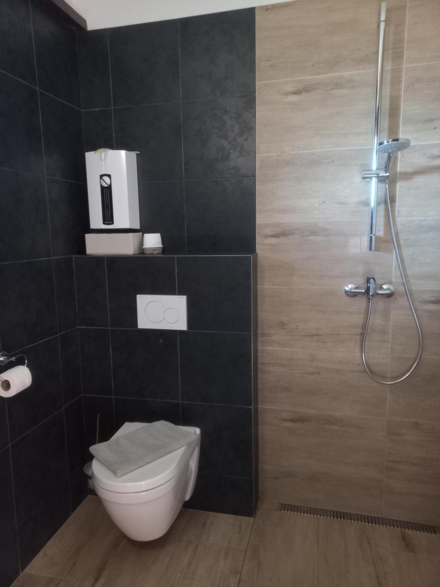 Penzion Ve Vinohrade Němčičky エクステリア 写真